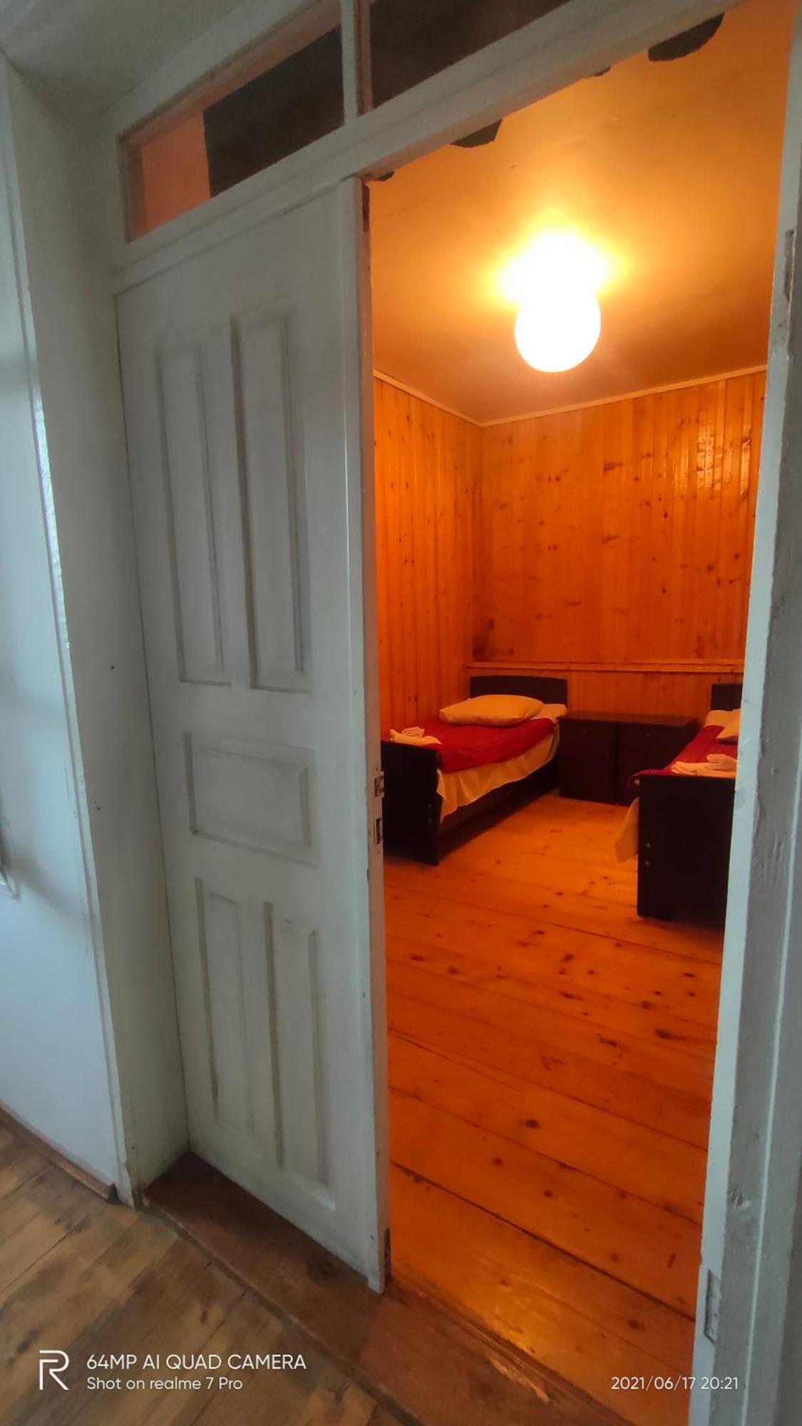 Shaulini Hotel Kashveti Bilik gambar
