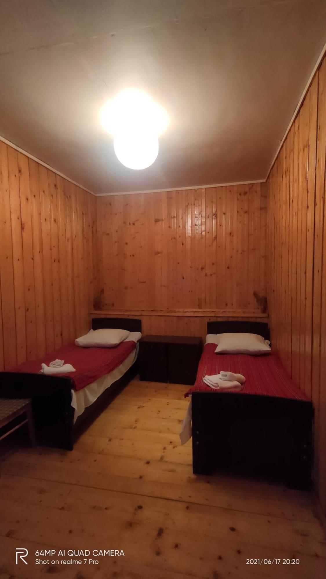 Shaulini Hotel Kashveti Bilik gambar