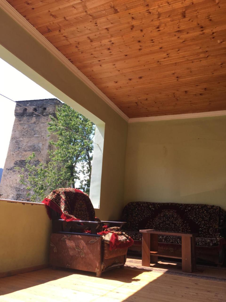 Shaulini Hotel Kashveti Luaran gambar